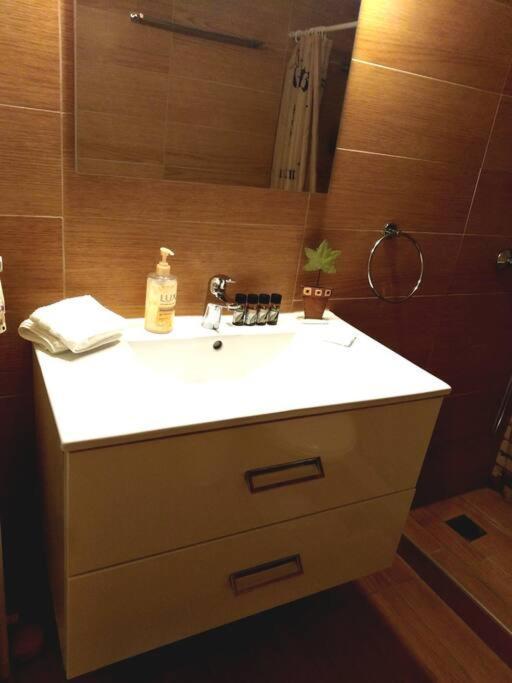 אתונה Thissio Apartment Philoxenia מראה חיצוני תמונה